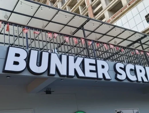 BUNKER golf 스크린골프 베이 - GTR 시뮬레이터 6명 동시 라운딩