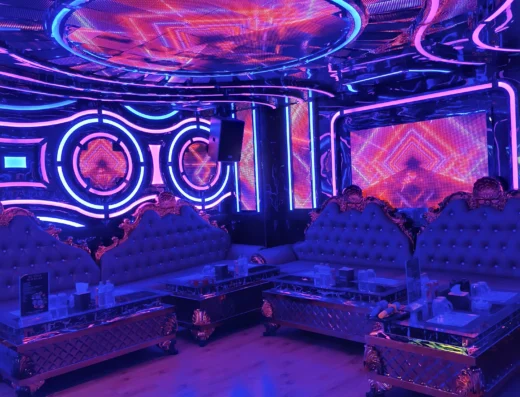 벤츠 가라오케 다낭 원형 LED 대형 룸 Benz Karaoke Da Nang large room