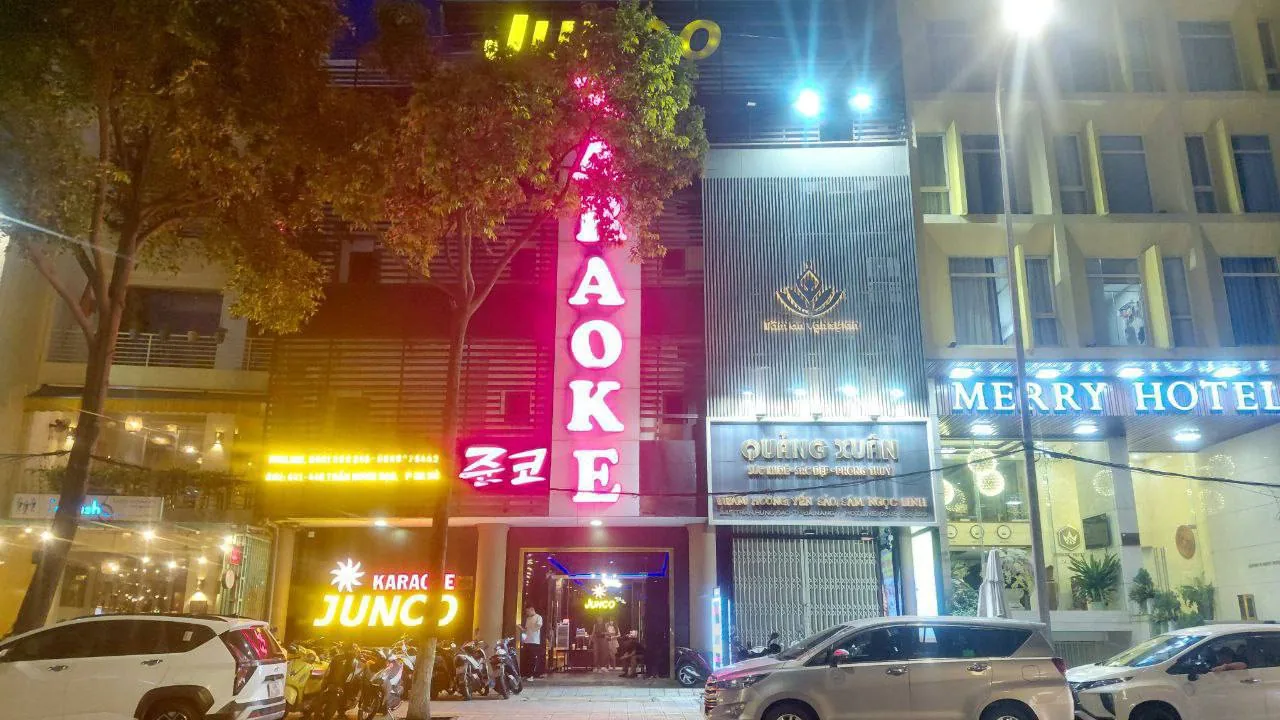 준코 가라오케 다낭 한강변 외관 Junco Karaoke Da Nang exterior