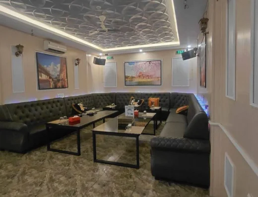 준코 가라오케 다낭 밝은 단체 룸 Junco Karaoke Da Nang group room
