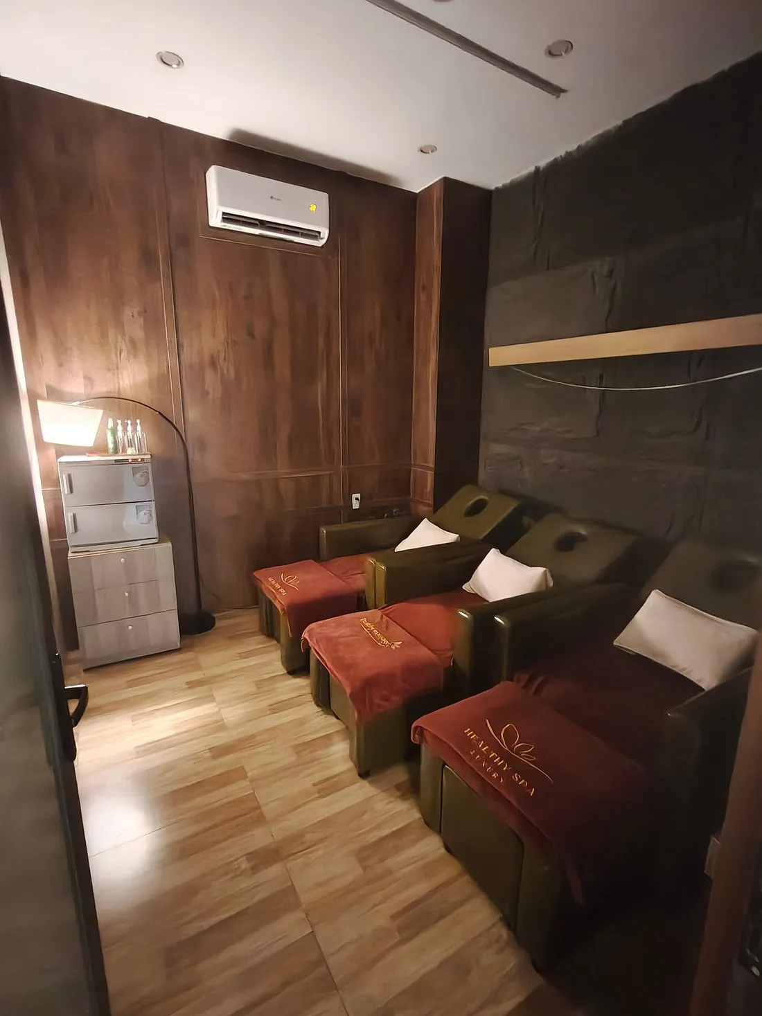 헬시스파 다낭 마사지룸 베드 Healthy Spa Da Nang massage room