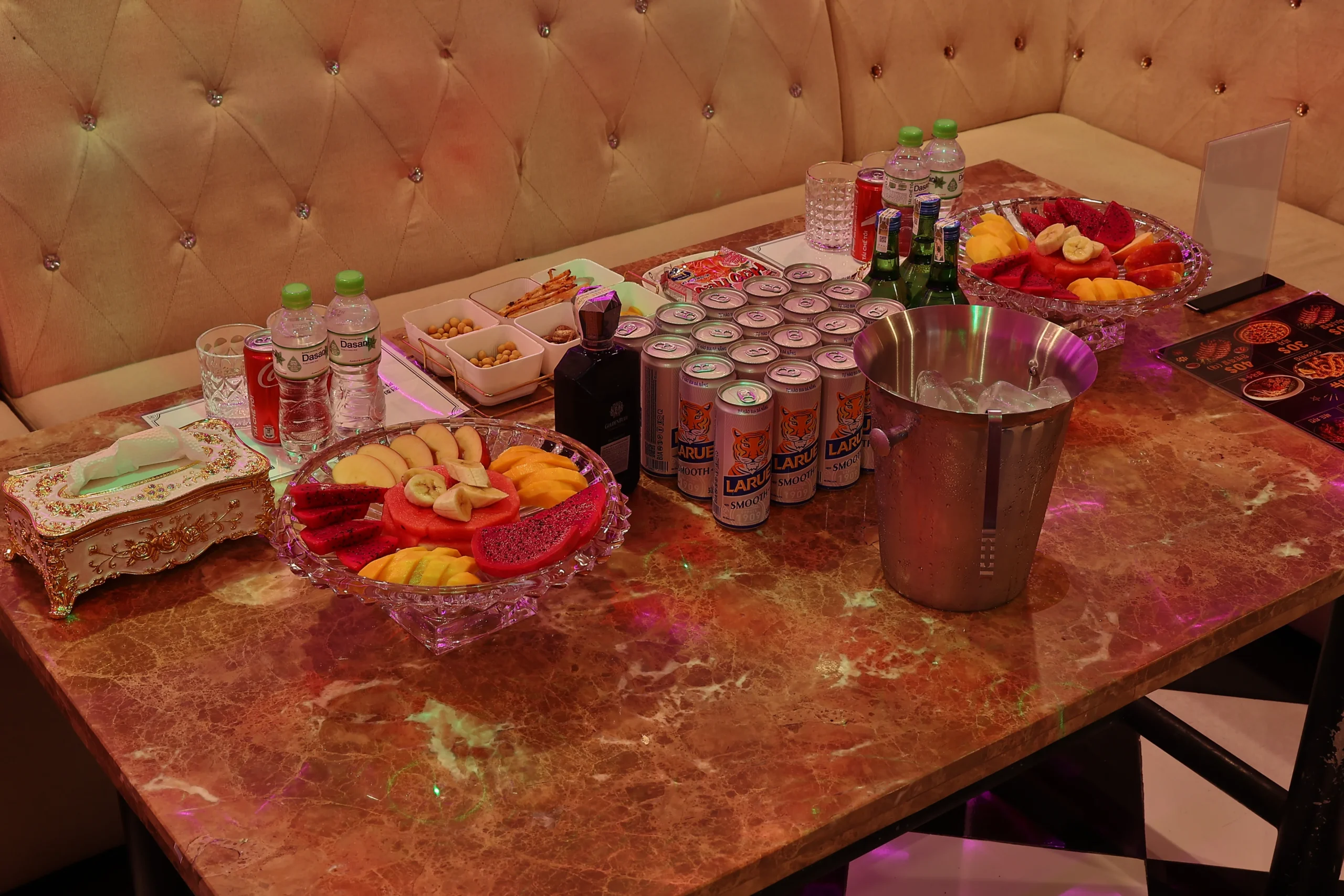 원 오페라 가라오케 주류와 안주 One Opera Karaoke drinks and snacks